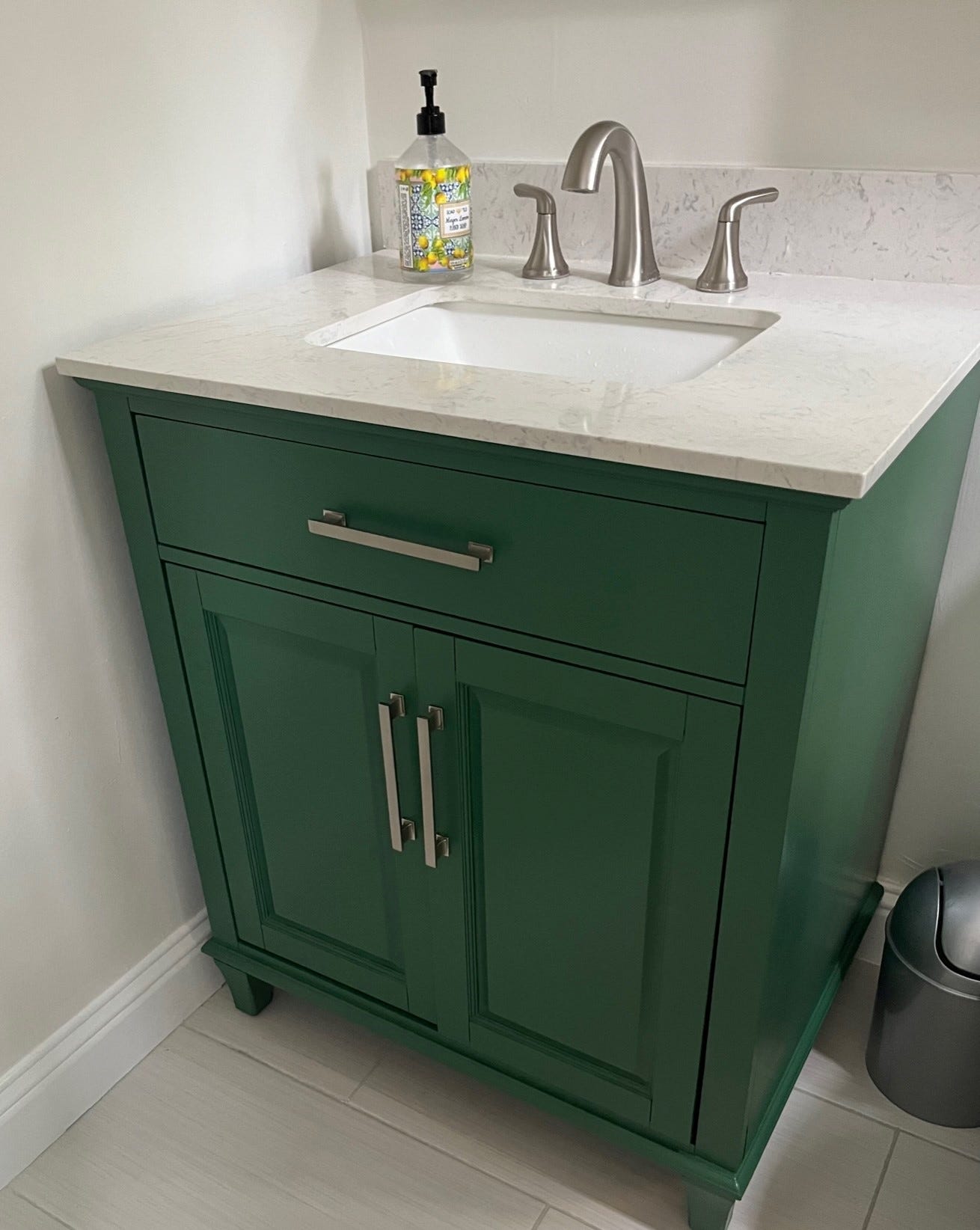 green_cabinet_1